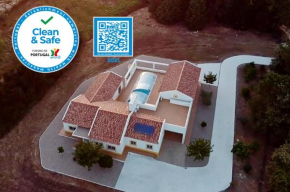 The Fox Farm House - FULL PRIVATE PROPERTY WITH HEATED & COVERED POOL